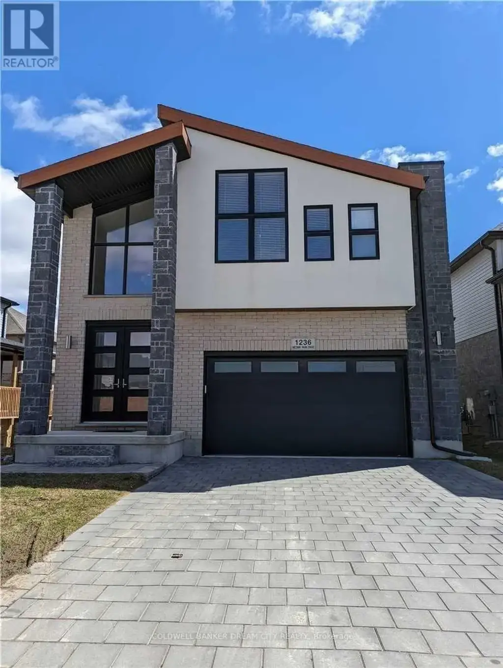 (lower) - 1236 Medway Park Drive, London North (North S)